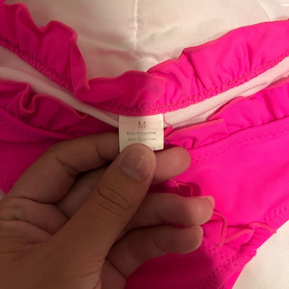 Hot pink bikini - Picture 2 of 6